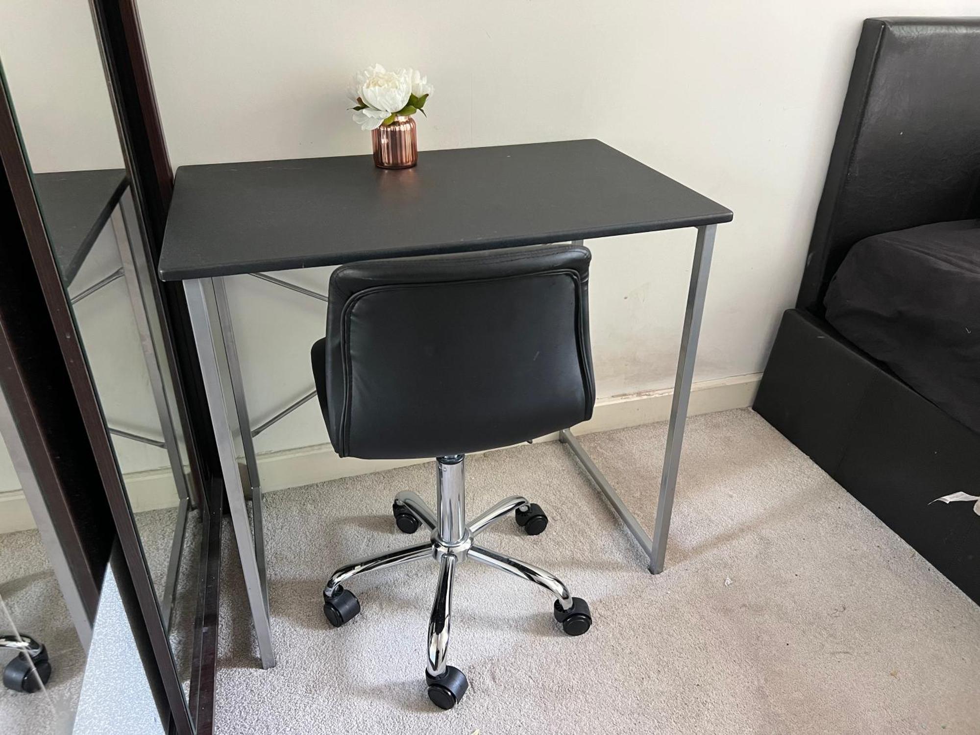 London Holiday Home Newly Refurbished - Entire 4 Bedroom Private House With Kitchen, Living Room & Private Garden - 1 Cape House London, Within 30 Mins From Central London, London Bridge & Canary Wharf Exterior foto